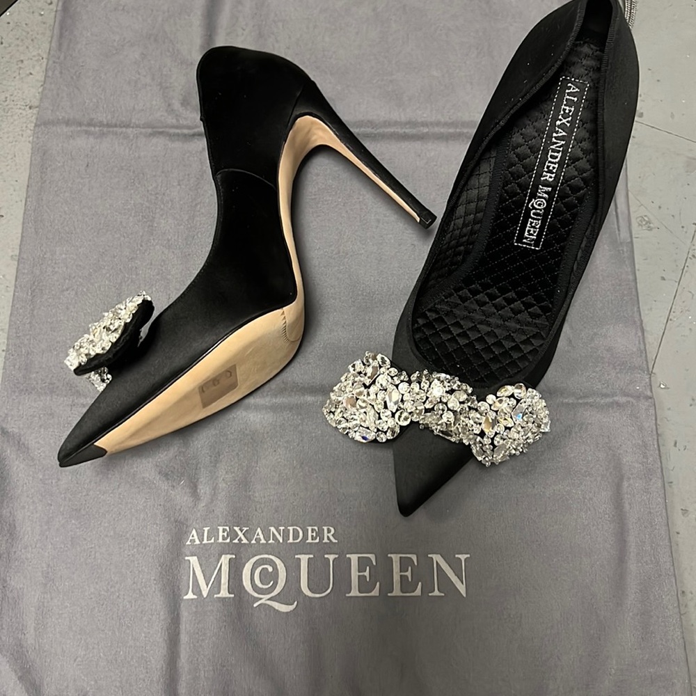 Alexander McQueen Black Satin Shoes with Crystals SIZE 38.5 Evening Shoe